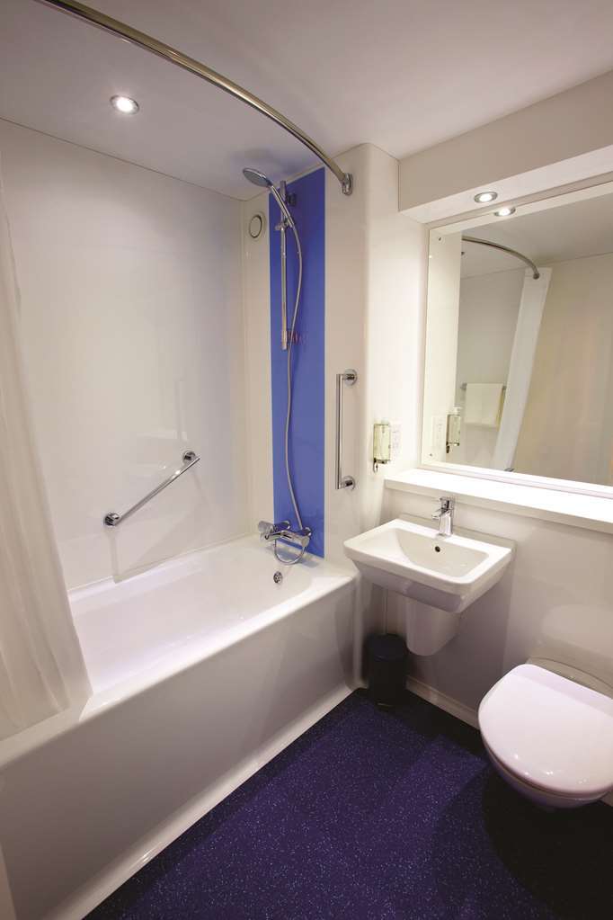 Travelodge Helensburgh Seafront Room photo